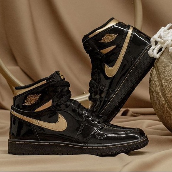 air jordan 1 retro og gold